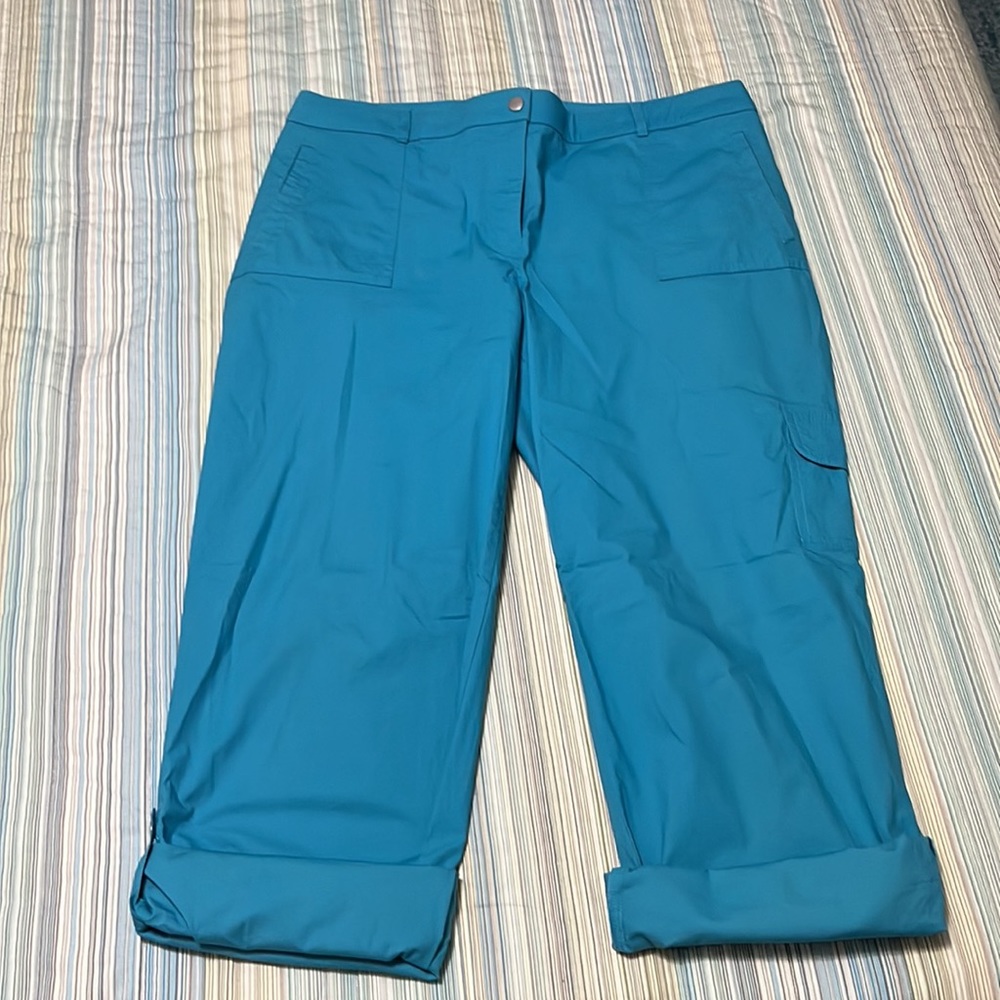 Chico’s Weekends Crop Pants size 2 (M)